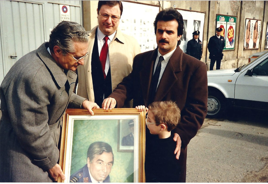 Dono a Commissario di PS di Torino del dipinto del Maresciallo Rosario Berardi vittima del terrorismo
